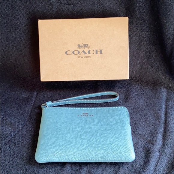 Authentic Coach wristlet - Picture 3 of 8